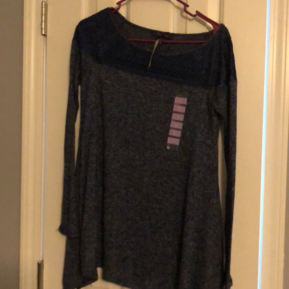New Olivia Sky top